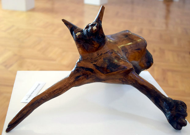 Природа му ваја уметничка решења: Јовица проналази оригинални језик у скулптурама из потока